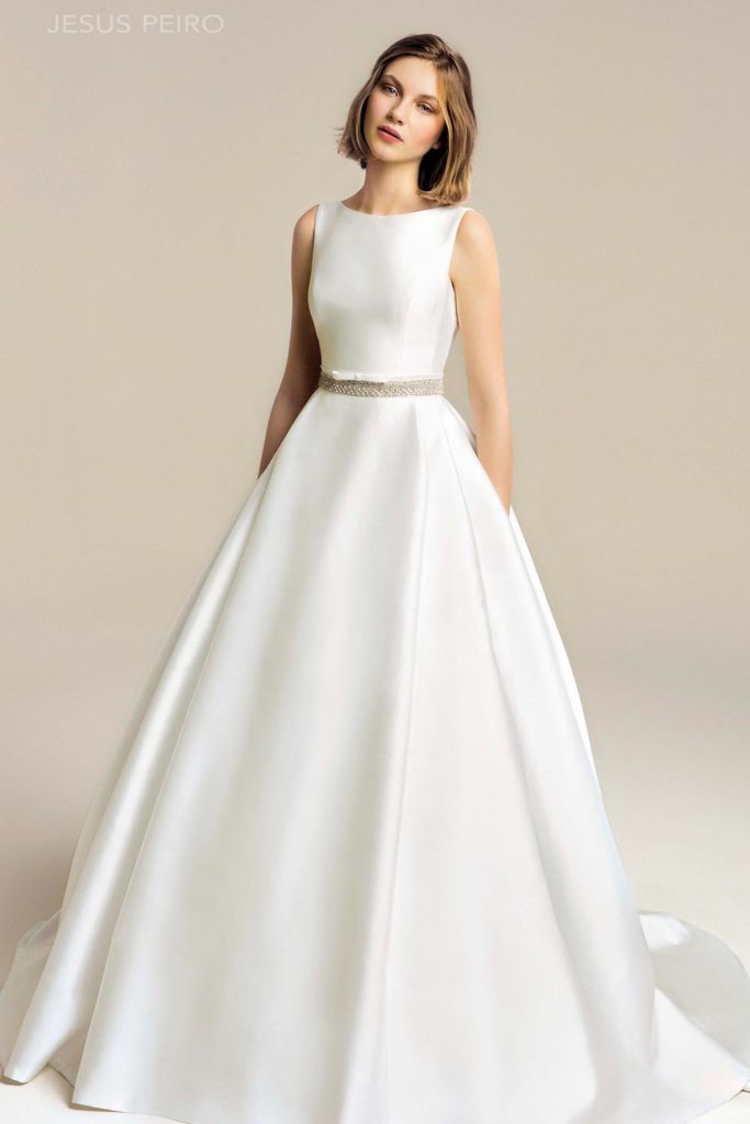 Robe de mariée 913 princesse satin mikado royal décolleté bateau dos nu carré Jesus Peiro 2021 - Muses