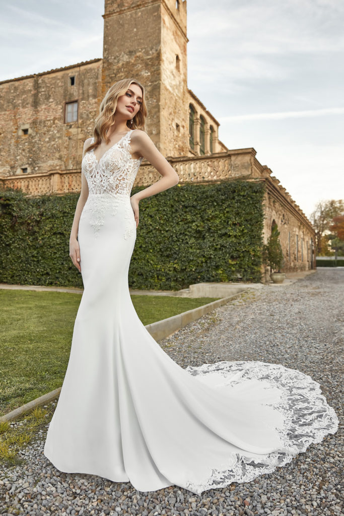 Allman San Patrick pronovias 2021 robe de mariée sirène crêpe traîne dentelle col V dos nu Muses