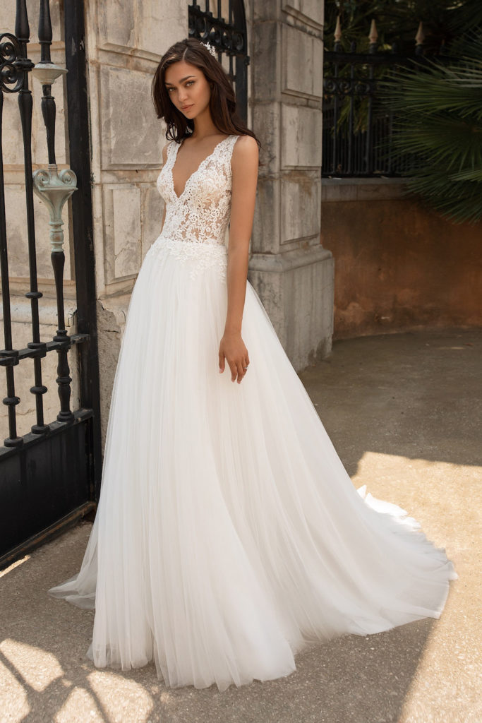 Dalgo Pronovias 2021 robe de mariée princesse romantique tulle dentelle perles décolleté V dos nu - Muses