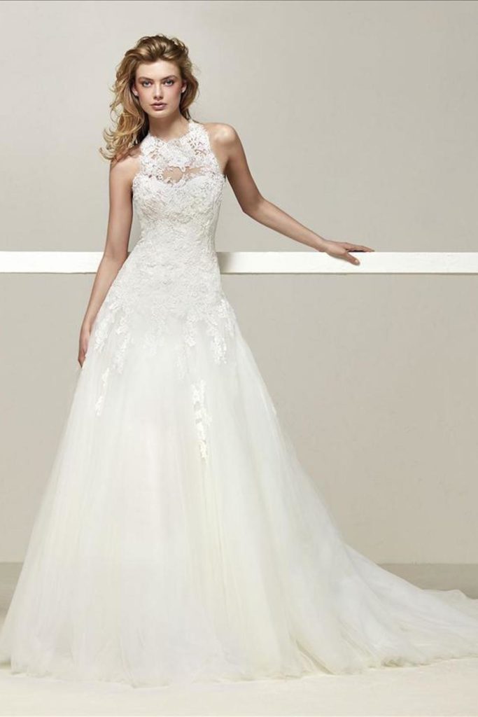 Drisara Pronovias 2021 robe de mariée tulle dentelle fine col montant dos transparence noeud - Muses