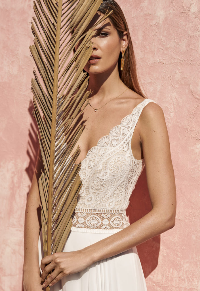 Robe de mariée Every Day Sunshine 2021 bretelles guipure dentelle mousseline décolleté V Marylise Rembo Styling 2021 - Muses
