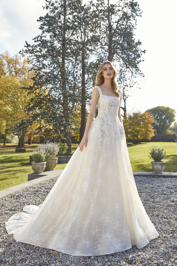 Robe de mariée Moon River décolleté carré dentelle chantilly légère San Patrick 2021 Muses