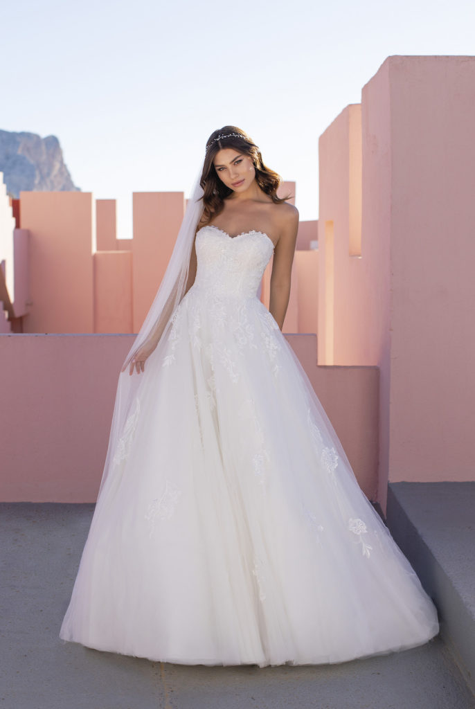 Nettle White One 2021 robe de mariée princesse coupe A bustier coeur tulle dentelle Muses